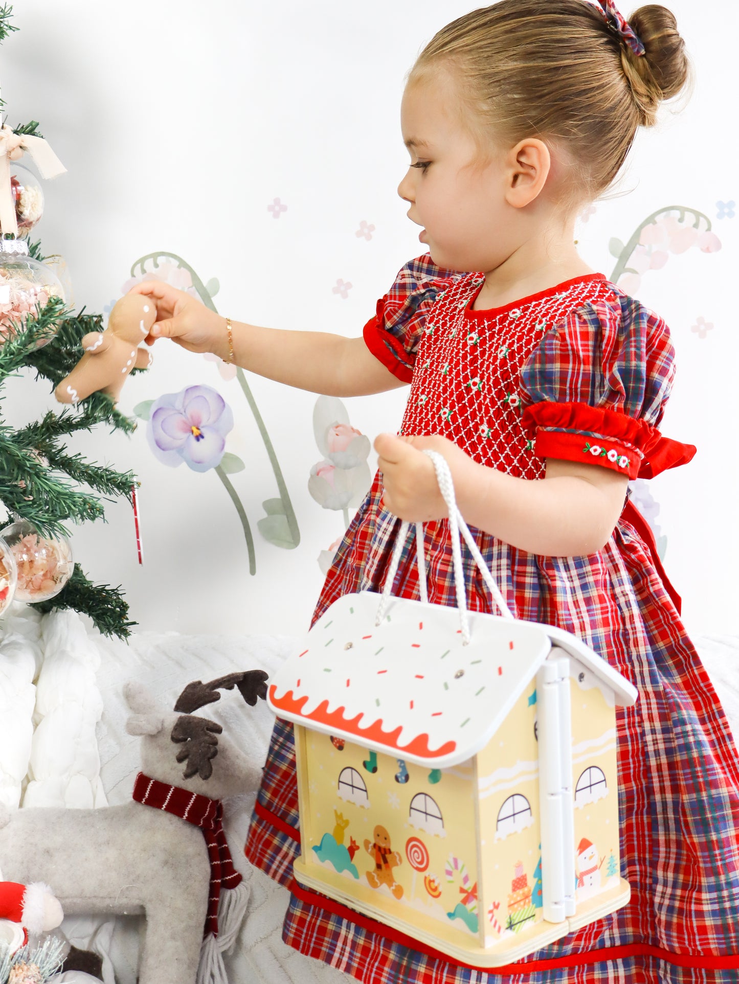 Elegant holiday dress for kids – perfect for Christmas portraits